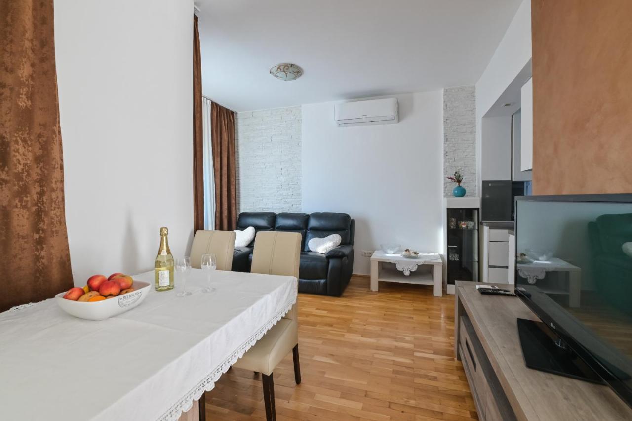 Apartment Center Ana Новалья Экстерьер фото